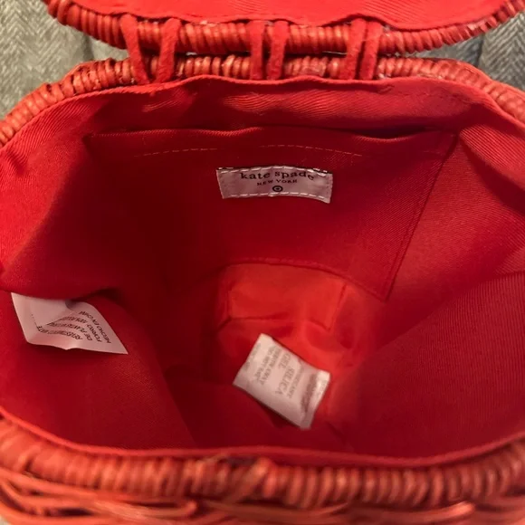🍓 Kate Spade Strawberry Wicker Mini Bag 🍓 - Picture 11 of 11